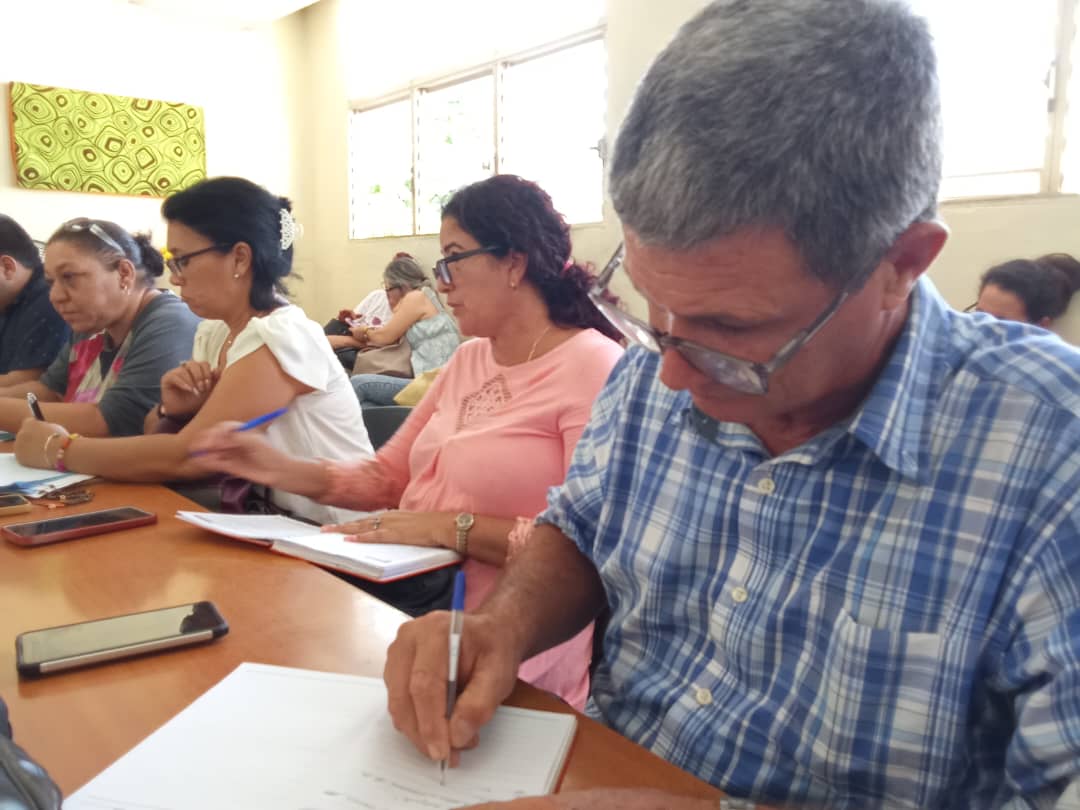 Borrego8Helen's tweet image. 👉En presencia de las máximas autoridades de Güira de Melena, se realiza reunión de los servicios vitales, en el policlínico José Manuel Seguí del municipio.👍
#PoderPopular
#CAMGüira