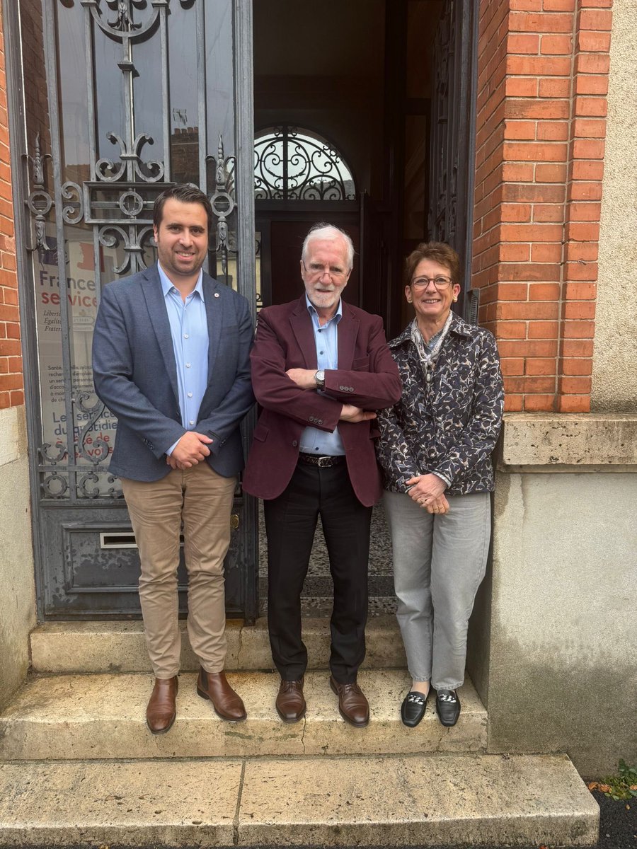 🔵 Rencontre très sympathique avec le maire et la maire déléguée de Lorrez-le-Bocage-Préaux, commune de 1244 habitants tout au sud de la Seine-et-Marne. 

Après deux mandats, il a encore envie de servir son village auquel il est très attaché. L’Eglise est en très mauvais état et