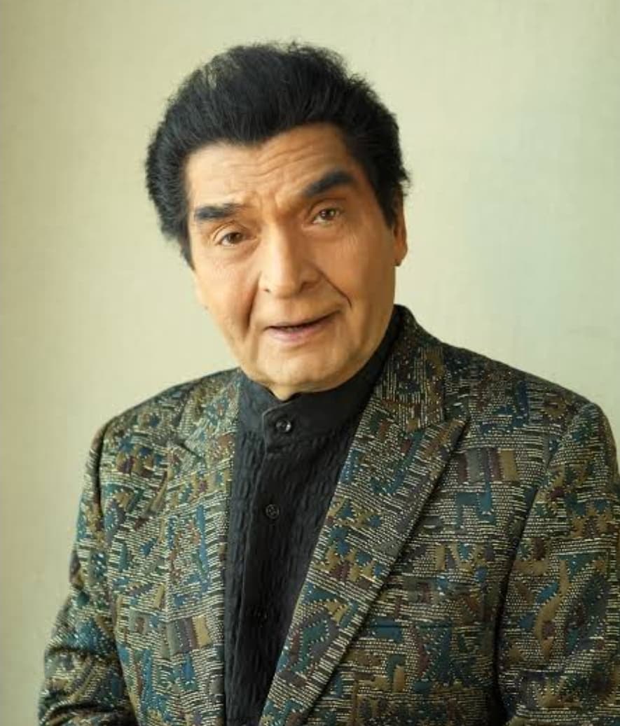 बॉलीवुड के सुपर स्टार कलाकार असरानी जी भी आज दीवाली के दिन  रंग बिरंगी दुनिया छोड़कर परलोक चले गए ईश्वर इनको अपने चरणों मे स्थान दें 
भावभीनी श्रद्धांजलि 🙏😭