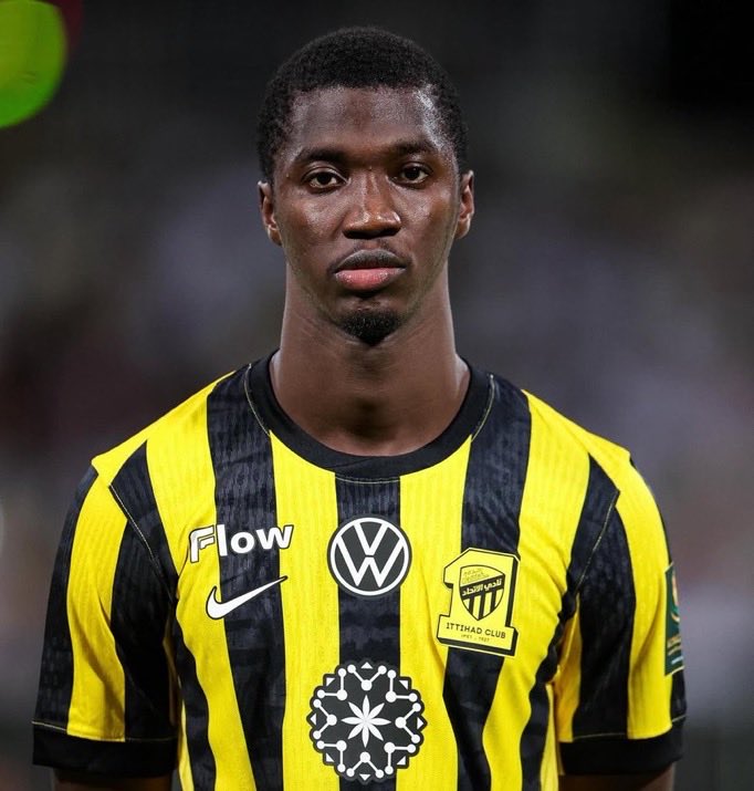 FH_MHY's tweet photo. دومبيا أفضل لاعب في #الاتحاد الشوط الأول بلا منازع ما شاء الله تبارك الله ..
هدوء ورزانة وشخصية للاعب بهذا العمر شيء مذهل عسى ربي يحفظه 💛

عمومًا لازم الشوط الثاني نسجل في البداية ونسيطر على المباراة بشكل أكبر ونسهلها على انفسنا ..
دعواتكم ، شوط مهم جدًا #الشرطة_الاتحاد https://t.co/PXJnfkvdfR