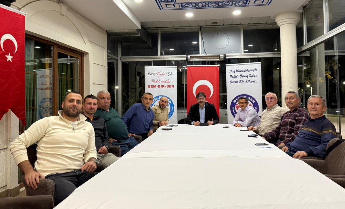 Genel Başkanımız 
Levent Uslu

İstanbul İBB, İtfaiye ve 
İETT Şube Yönetim Kurullarımızla 
bir araya gelerek istişare ve değerlendirme toplantısı gerçekleştirdi.

Birlik ve dayanışmamız, 
mücadelemizin en büyük gücüdür. 

<a href="/bembirsen34/">BEM-BİR-SEN İSTANBUL</a>
<a href="/bembirsenitf/">BEM-BİR-SEN İTFAİYE 🇹🇷🚒🇹🇷</a>
<a href="/BemBirSen_ist1/">İstanbul 1 Bem-Bir-Sen</a>
<a href="/bembirsen_iett/">BEM-BİR-SEN İETT</a>