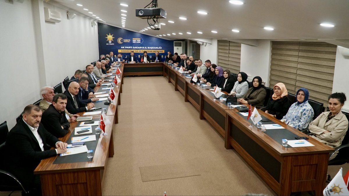AK Parti Sakarya İl Yönetim Kurulu Toplantısı, İl Başkanımız Sayın Yunus Tever başkanlığında gerçekleşti.
 
Umudun, İcraatin ve Geleceğin Adı; AK Parti!