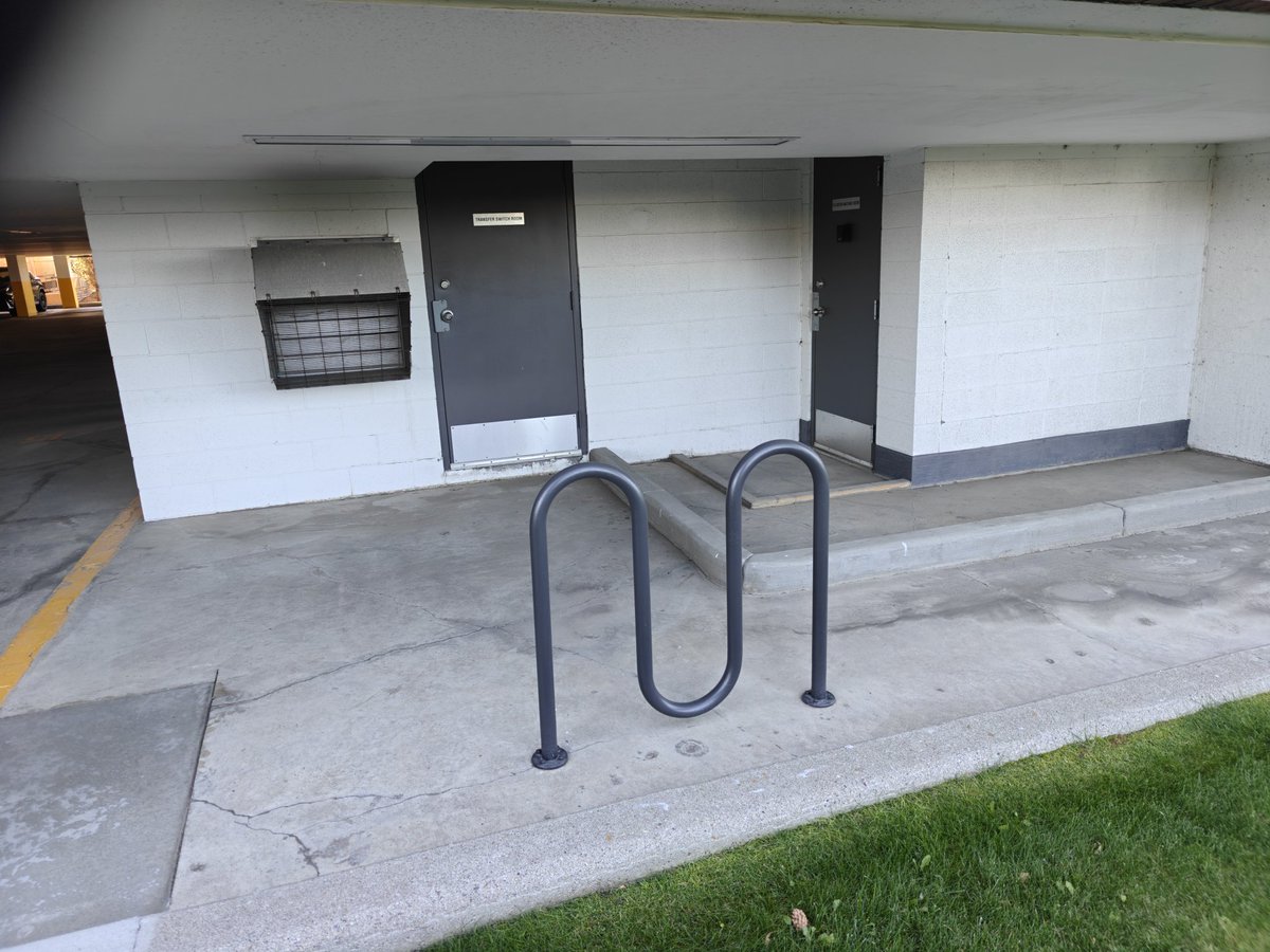 jeff_marsh's tweet photo. Dropped off a #yycelection mail-in ballot this morning. Ample parking at DJ3 but it took much hunting to find the bicycle rack hidden behind the building as far away as possible from the main entrance. Do better @cityofcalgary if you actually want to encourage active commuting! https://t.co/50VfsCuY7q