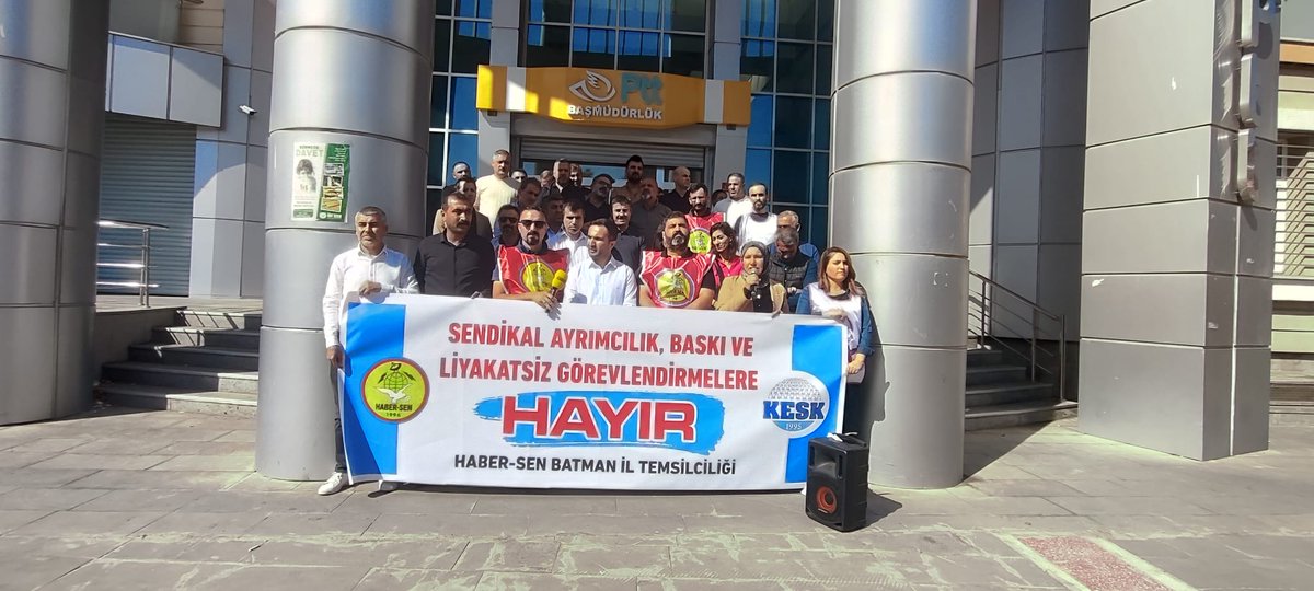 Batman PTT Başmüdürlüğünde sendikal ayrımcılık,  PTT'deki personele karşı artık zulüme dönüşmüştür.  Batman Başmüdürlükte yetkili sarı sendika üyesi olmayan hiç kimseye yer veilmeyip.  Farklı sendika üyelerinin hiç bir talebi karşılanmamıstır.  <a href="/PTTKurumsal/">PTT AŞ</a> 
<a href="/hakangulten/">Dr. Hakan Gülten</a>