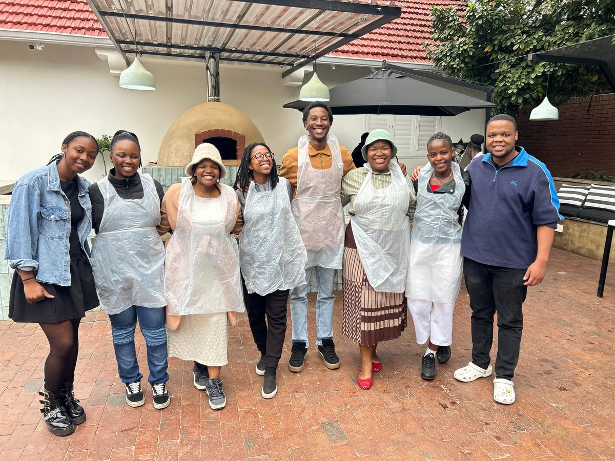 sandiii____'s tweet photo. Met up with a few people yesterday to debug our Base Batches apps and bounce around some ideas; somehow ended up making our own pizzas to console(hehehe get it?) ourselves 😂

Big S/O to @base, @jessepollak, @BasedSouthernAF,
@deriq_eth 🔵🔥
@PBlockxx
@LwaziMashiya
@MarkBetterDev https://t.co/6XCZ28Rlon
