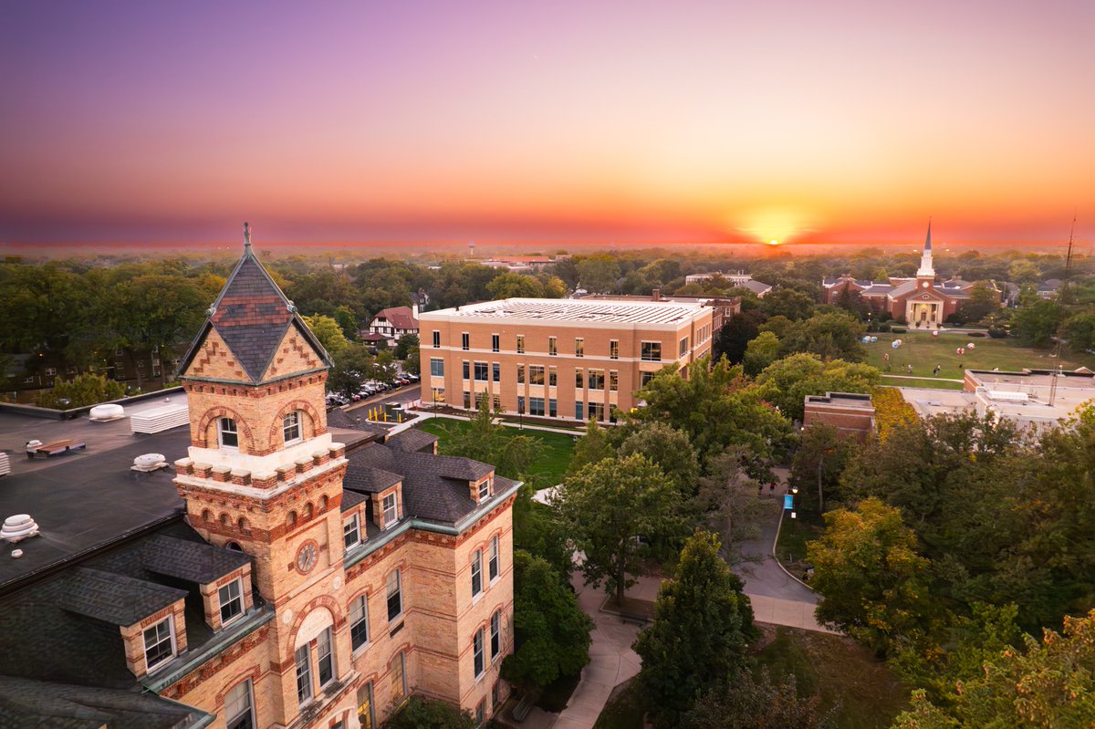 elmhurst_u's tweet image. To our Elmhurst community and all who celebrate, happy Diwali! Wishing you moments of peace and bright beginnings 🪔