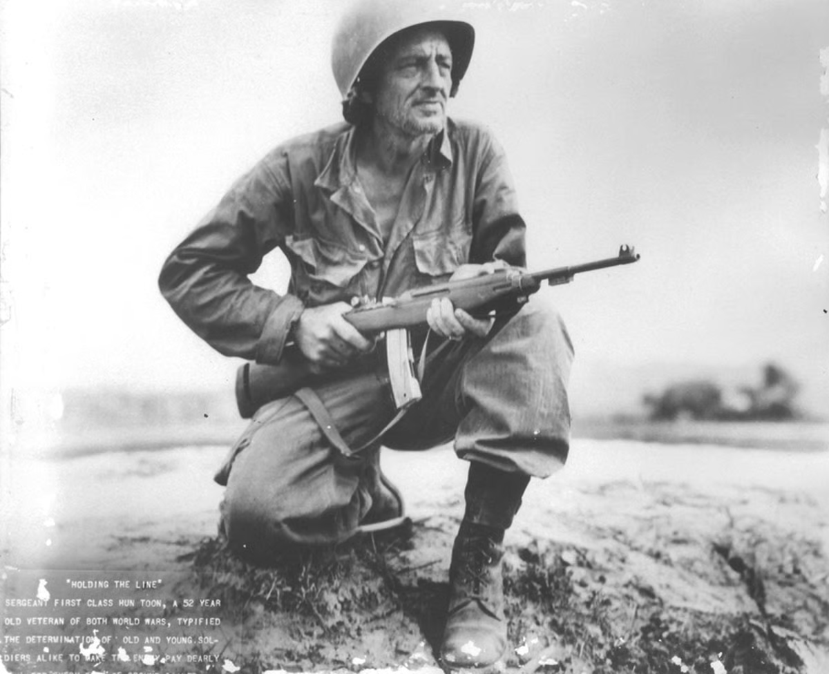 auto_ordnance's tweet photo. MSGT Huntoon, a 52 year-old veteran of both World Wars, holds the line in Korea too, 1950. https://t.co/n5yOUWVnjD