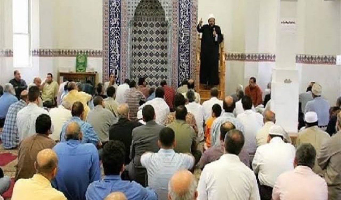 Sybon10's tweet photo. بقاء الأديان آلاف السنين ليس بسبب مكر الثعالب، بل غباء الدجاج!

#عقلانيون https://t.co/YQtRcMtTqC