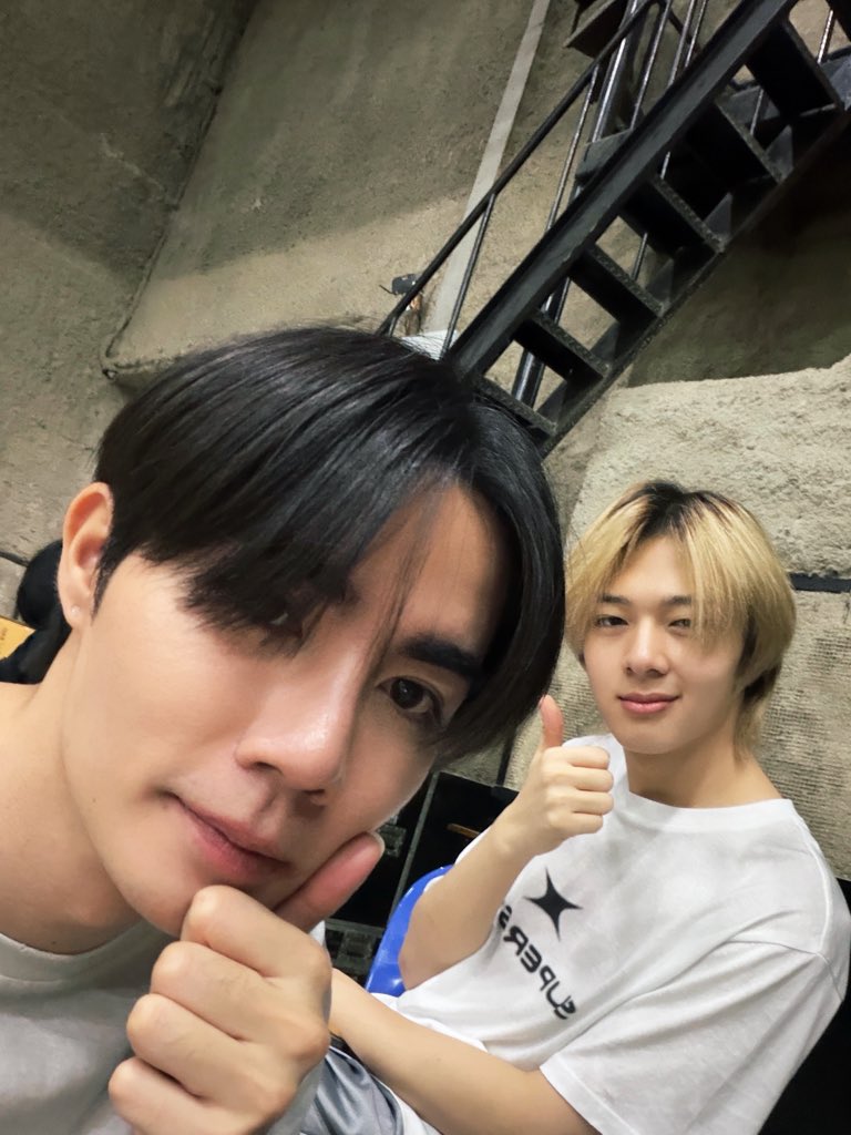 zee_pruk's tweet image. เป็นกำลังใจให้หมาแมวด้วยครับคอนนี้ สู้ 🐶🐱✌️