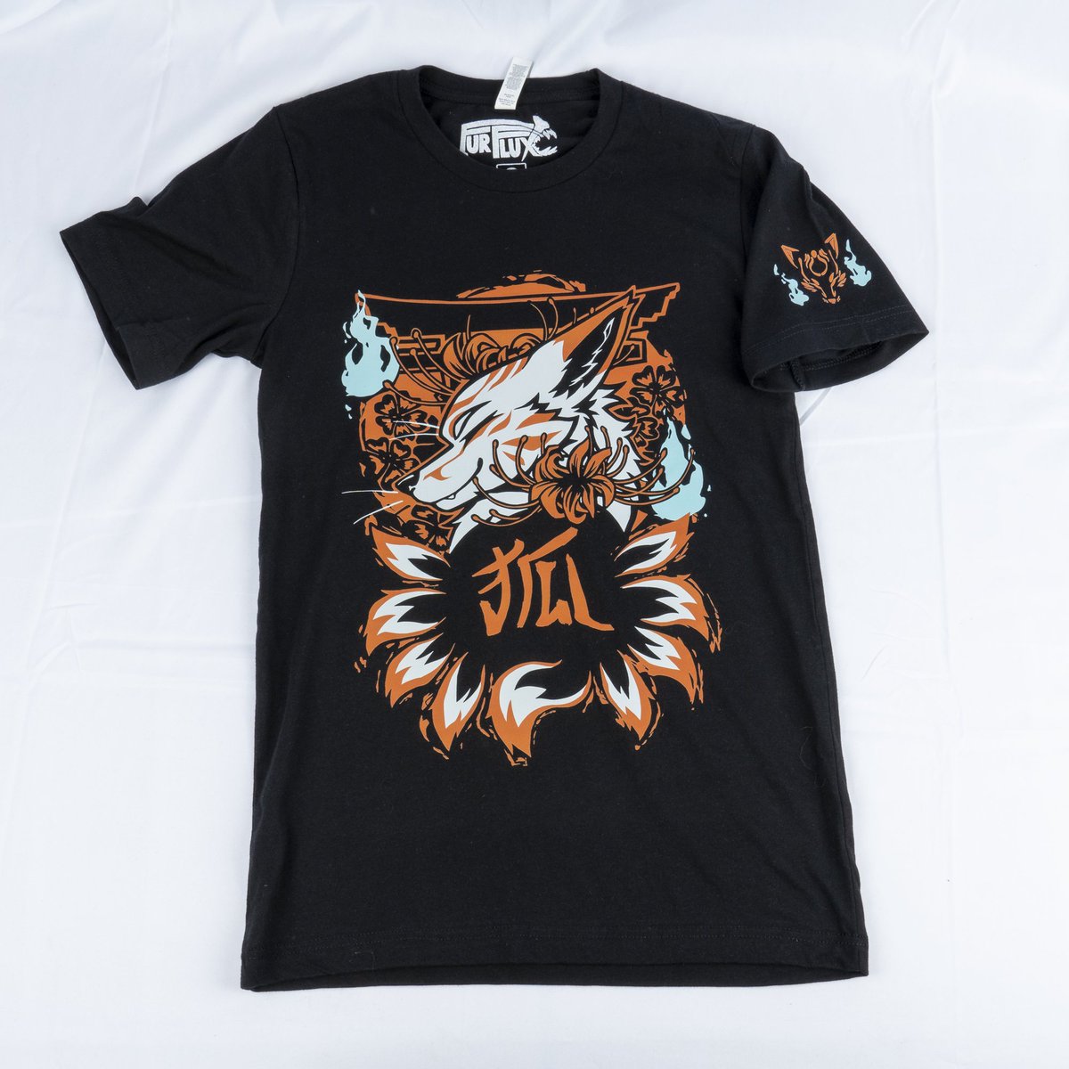 FURFLUX T-SHIRT GIVEAWAY 🐺

To enter:
- Like
- Retweet 
- Comment which shirt you'd like!

we will pick one winner on October 24th!