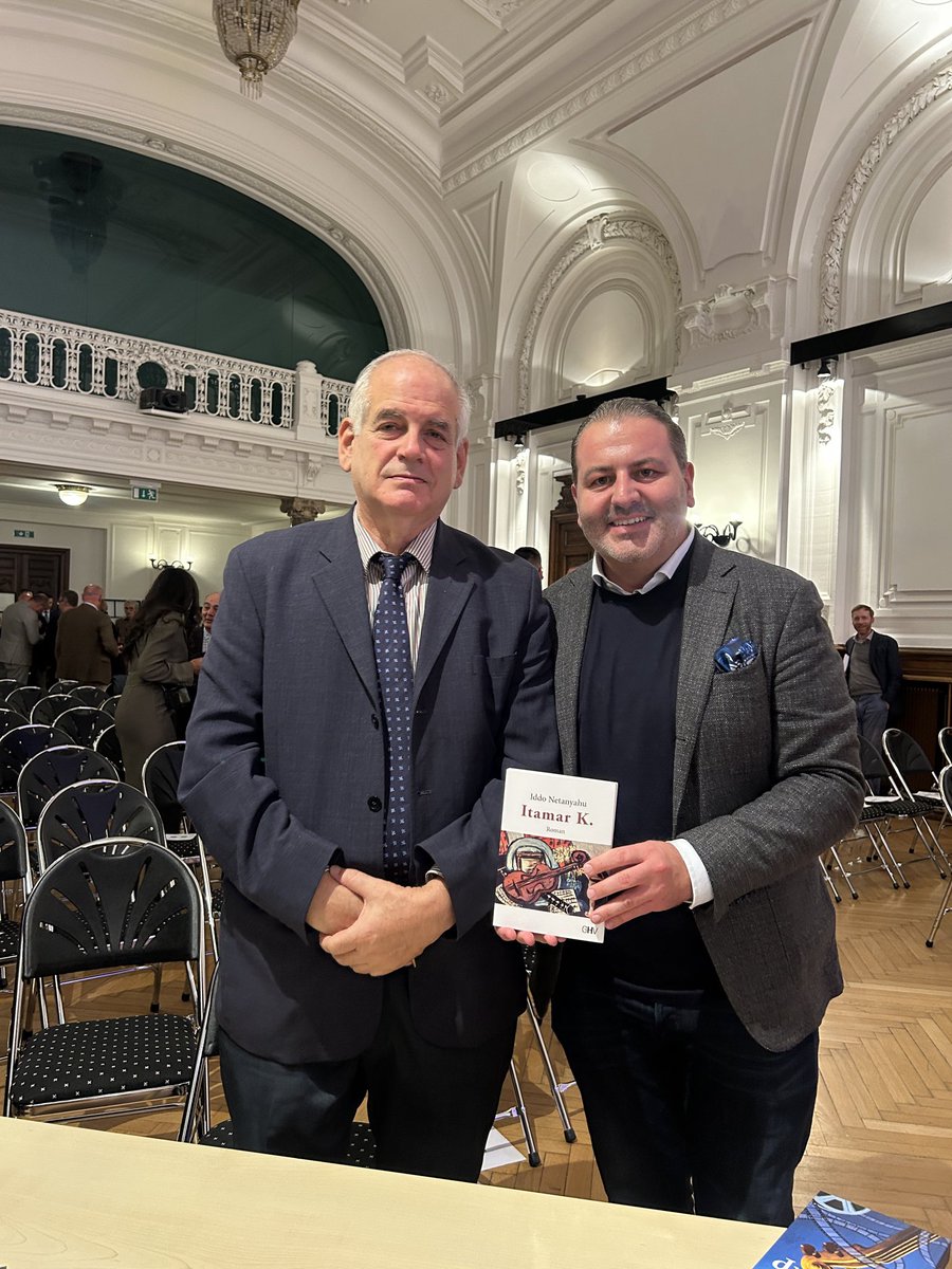 Leo Lugner (@leolugner) on Twitter photo Gestern Abend in der Wiener Josefstadt bei der Buchpräsentation „Ittamer K.“ von Iddo Netanjahu, dem Bruder des israelischen Ministerpräsidenten Benjamin Netanjahu. Gestern Abend in der Wiener Josefstadt bei der Buchpräsentation „Ittamer K.“ von Iddo Netanjahu, dem Bruder des israelischen Ministerpräsidenten Benjamin Netanjahu.