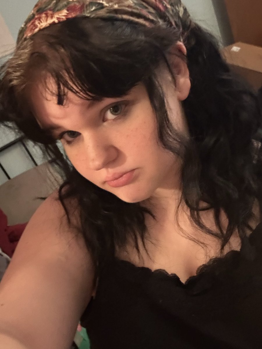 bitesofwidow's tweet image. / happy munday !!