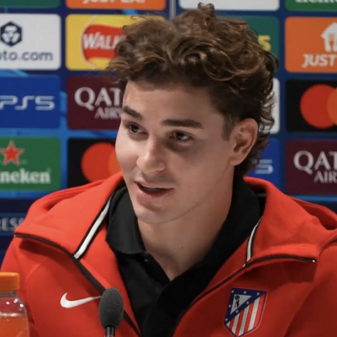 julián es un príncipe de disney que pidió el deseo de ser futbolista
