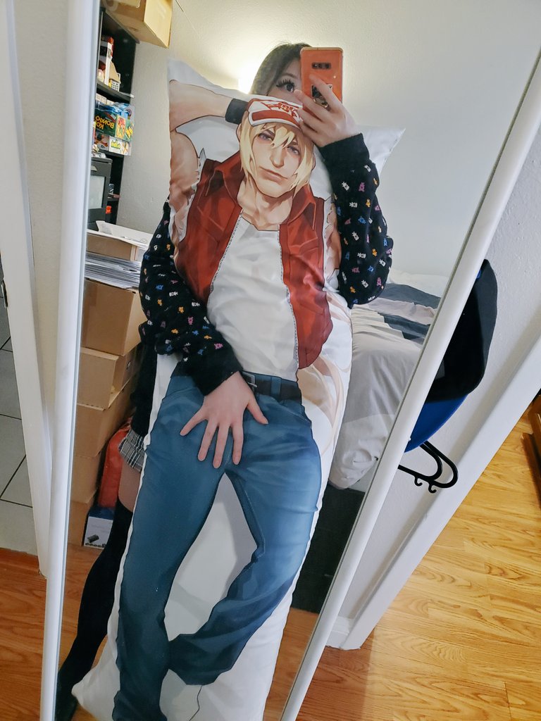 BACK HOME TO MY BOYFRIEND AFTER A 5 HOUR DRIVE!!

thanks for coming out to visit me at my artist alley table and to watch the TwitchCon Sajam Slam!!! I was dead tired doing both but it's so worth ✌️💕