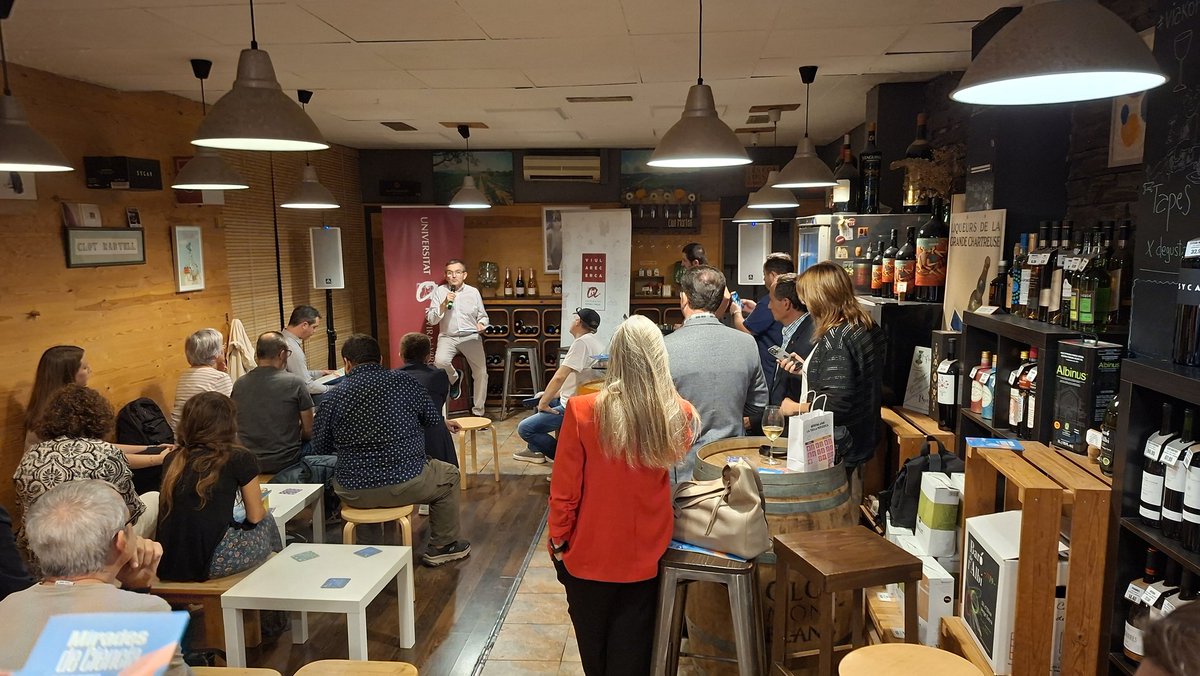 Presentació de la revista Mirades de Ciència de <a href="/cienciaURV/">ComCiència URV</a>. Gràcies per deixar-m'hi fer una petita aportació.