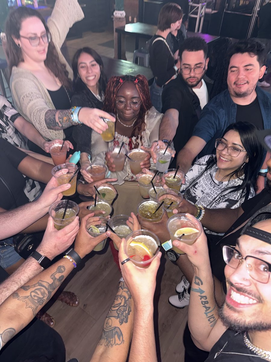 KingGummies's tweet photo. I love my Twitchcon family! 🙂 

It’s alway a good time if you surround yourself with the right people https://t.co/Y2foRfFXPe