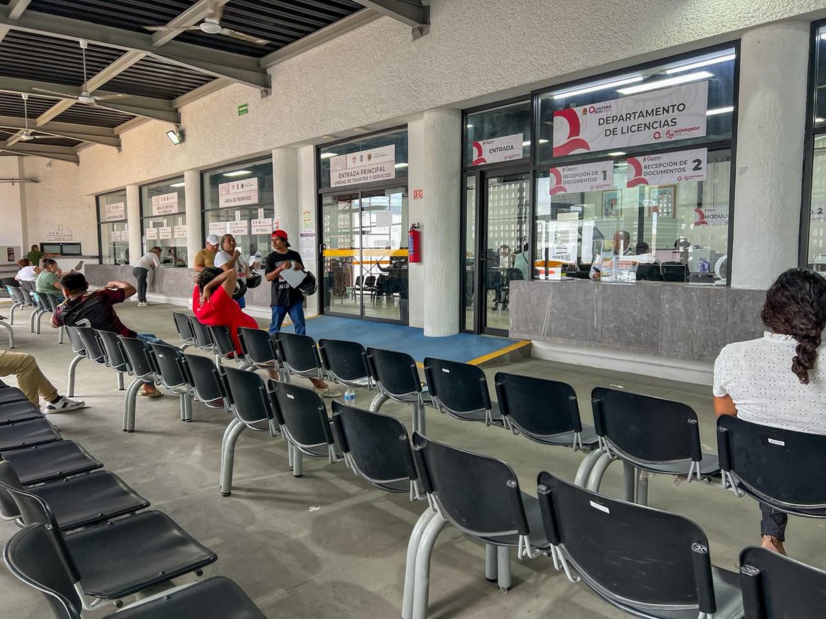 👮🏻‍♀️ #Atención
Por una falla en el sistema, la Dirección de Tránsito suspenderá hoy la expedición de licencias de conducir 🪪

👉 Los trámites de permisos, pago de infracciones y tarjetones se realizan con normalidad.

La atención se retomará mañana. Agradecemos su comprensión. 🙏