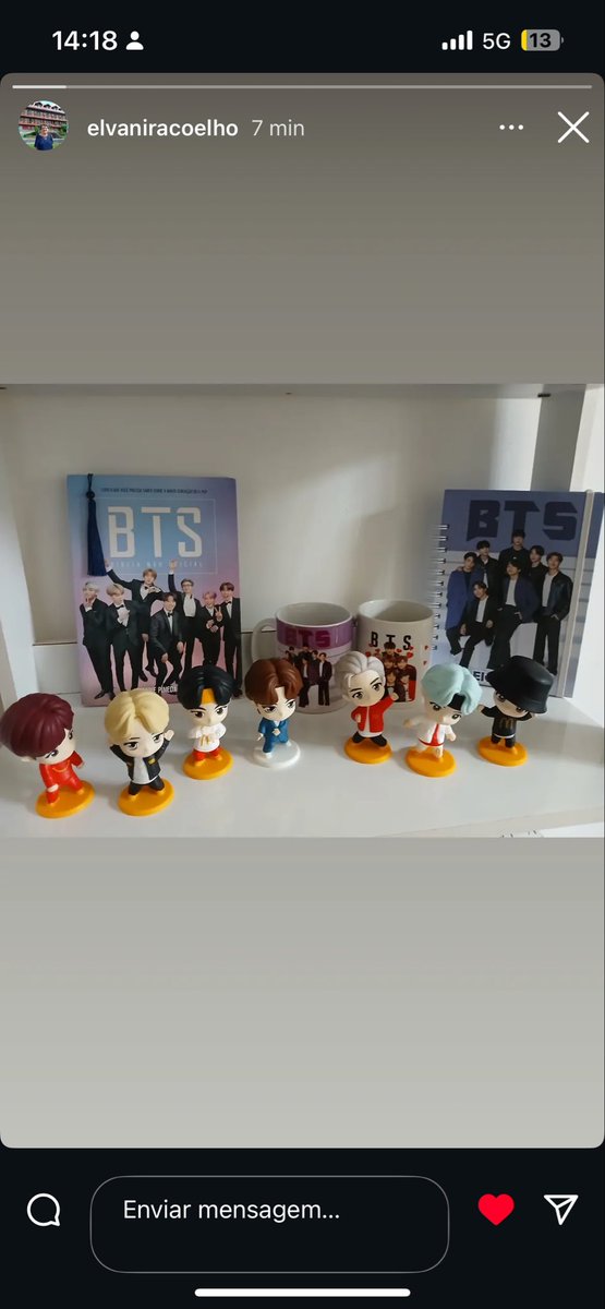 satisfoda's tweet photo. e minha vó q tem um altar pro bts e postou no story a coleção https://t.co/pJ187aIt9O