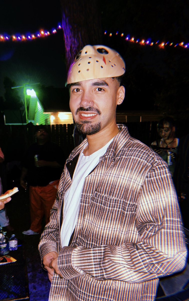 M4NlA's tweet photo. cmon its halloween https://t.co/S5J6nt2XYy
