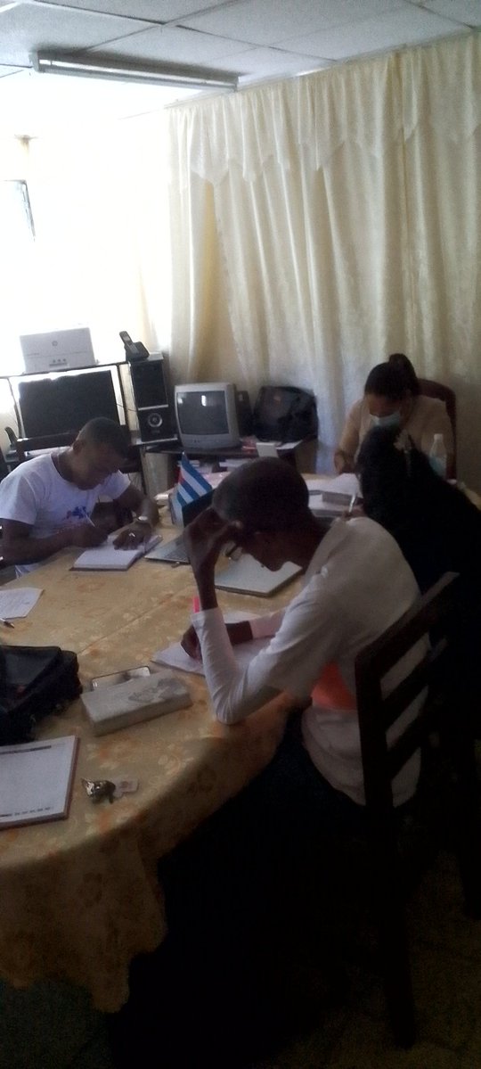 NFrometa39398's tweet image. #PoderPopular 
Se reúne la Presidenta de la AMPP en el municipio Niceto Pérez, provincia Guantánamo con los Presidentes de Consejos Populares, analizando temas esenciales para continuar perfeccionando el trabajo de esos órganos,se dan indicaciones para el cierre del año.
#Niceto