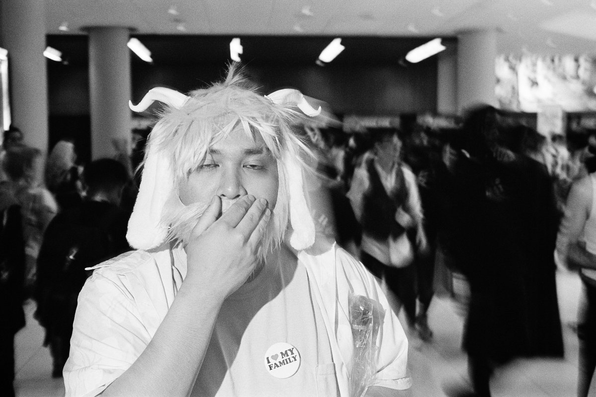 thekarledwards's tweet image. Shooting #HP5 with #flash at Fan Expo in Toronto, August 2025. #filmphotography #50mm #summicron