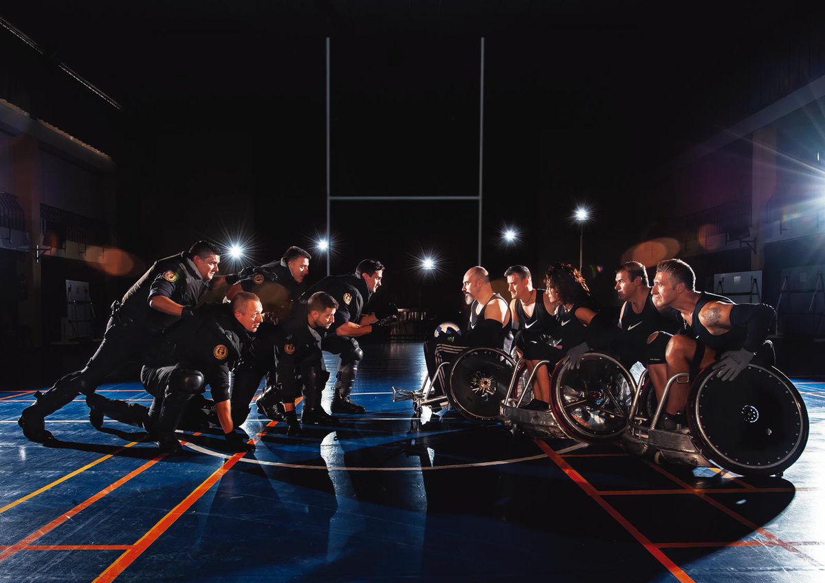 🧑‍🦽 Rugby sobre Ruedas: deporte para todos, sin excepción.
Personas con diversidad comparten equipo, silla y experiencia, derribando barreras y prejuicios. Cada placaje es un paso hacia una sociedad más igualitaria. 💪🤝
Más info 👉 goo.su/8JoHcB