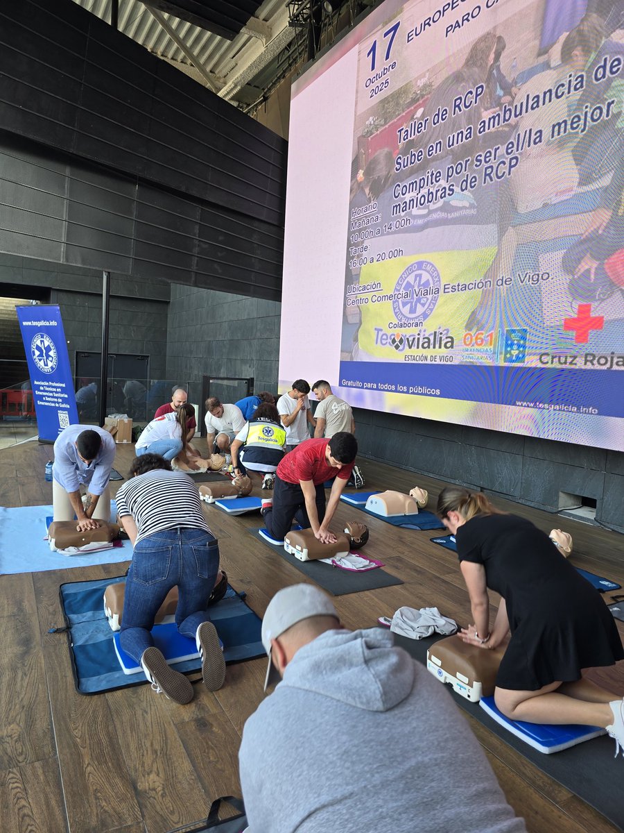 🫀 Día Mundial da Parada Cardíaca no CC Vialia Vigo

Celebramos unha xornada formativa moi especial en #VialiaVigo 💪
Desde @TES_Galicia reforzamos o noso compromiso coa educación sanitaria e coa importancia de saber actuar ante unha #ParadaCardíaca ❤️
 #TESvisible