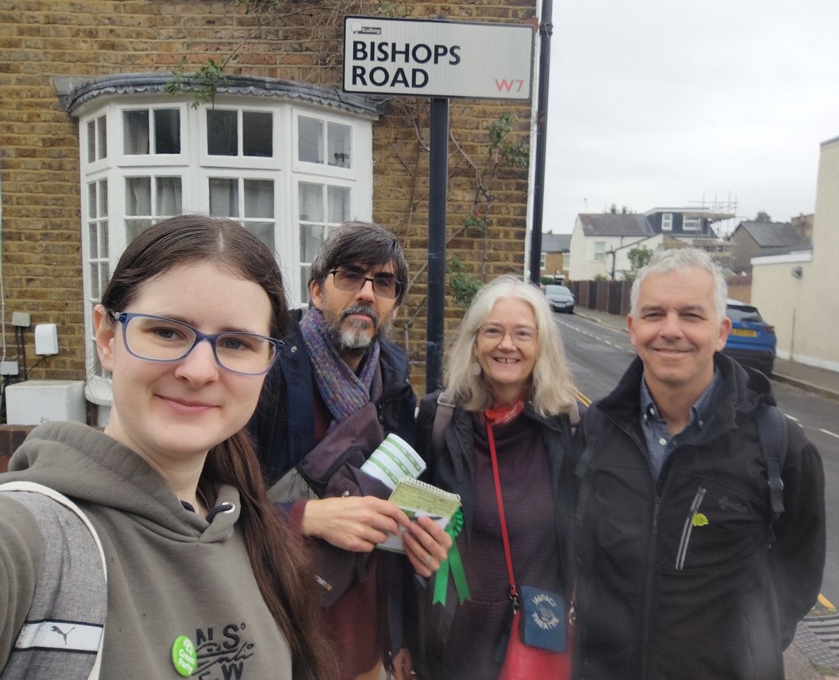 💚 Ealing Green Party volunteers joined candidates Clare Welsby and Andrew Walkley speaking to residents in Hanwell yesterday.

💚 Lots of positive conversations, and even some residents stopping us in the street to say how impressed they are with <a href="/ZackPolanski/">Zack Polanski</a>!