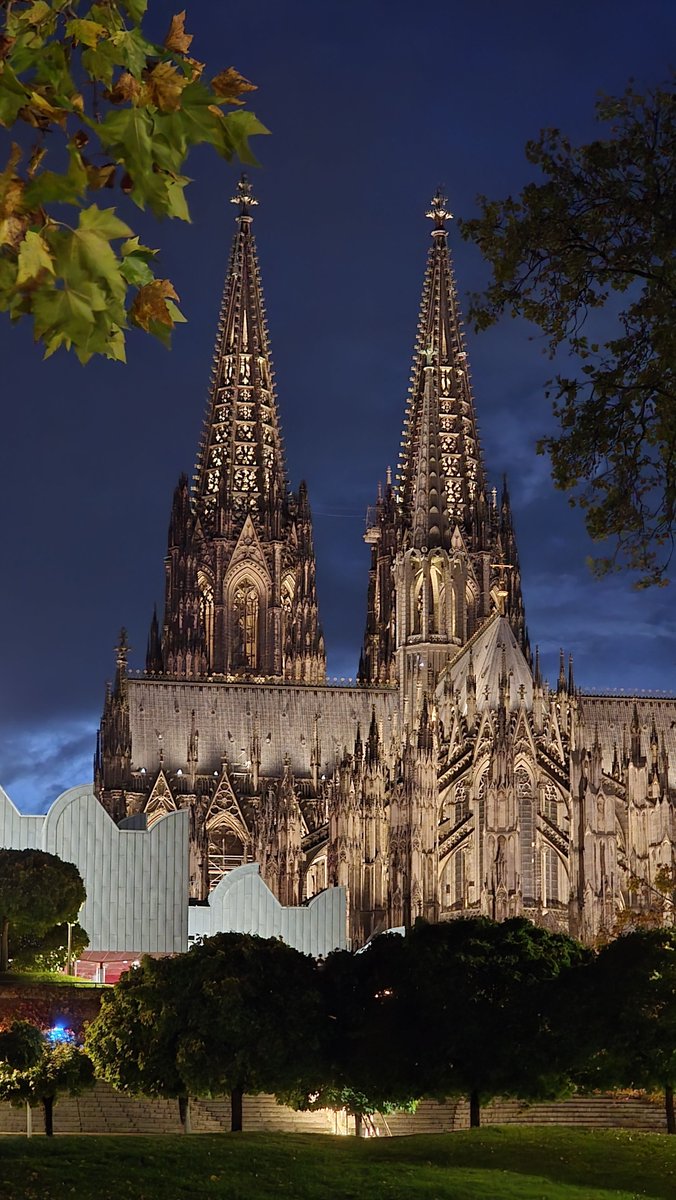 Heute Abend mit dem Rad unterwegs und einen schönen Blick auf den Dom eingefangen...