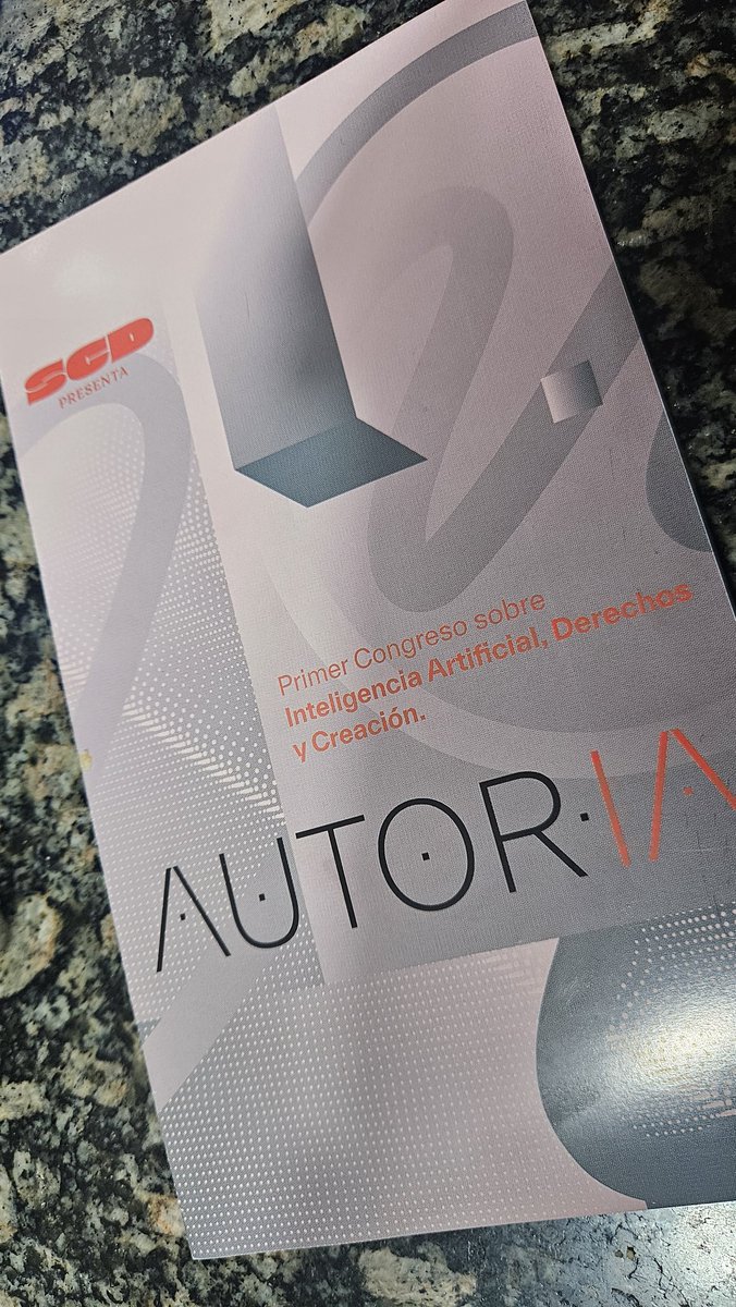 En Autor.IA , congreso sobre inteligencia artificial,  derechos y creación, organizado por <a href="/scd_chile/">SCDChile</a> .
Da gusto ver como sabemos lo atrasado que estamos, como se están pensando soluciones para nuestros creadorxs y artistas . 
Buena iniciativa 👍👌