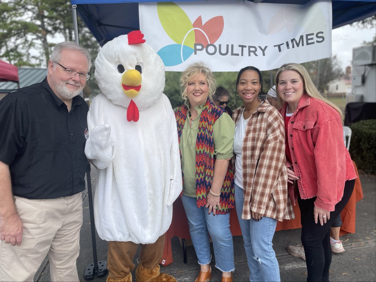 PoultryTimes's tweet image. 🐔🔥 Our team had an absolute blast at the Gainesville Chicken Festival this weekend! From sampling award-winning wings to cheering on the pitmasters, it was a cluckin’ good time at Lake Lanier Olympic Park. 🍗🎶

#ChickenFestival2025 #GainesvilleGA #TeamFun #SouthernFlavor