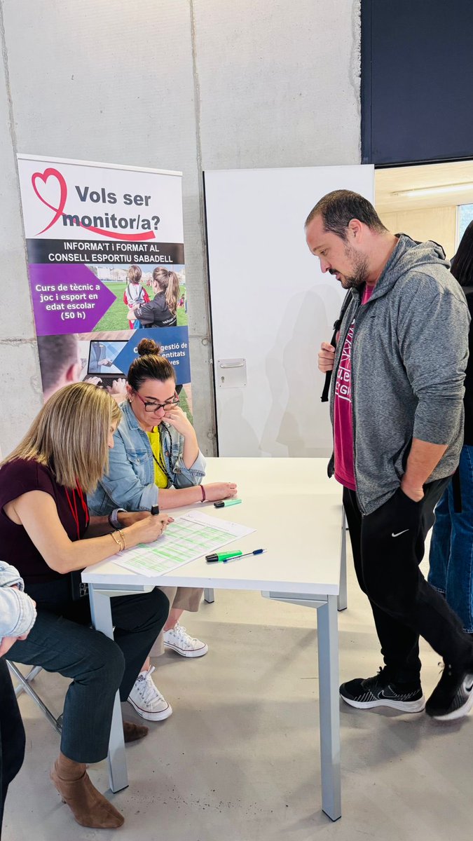 📣 AVUI, ASSEMBLEA ORDINÀRIA AMB EL TEIXIT ESPORTIU DE SABADELL 🏃‍♀️🤝
La nostra presidenta, Montse Gonzalez, encapçala un any més aquesta assemblea amb els clubs esportius, entitats i centres educatius per seguir enfortint l’#esportescolar i l’activitat física a la nostra comarca.
