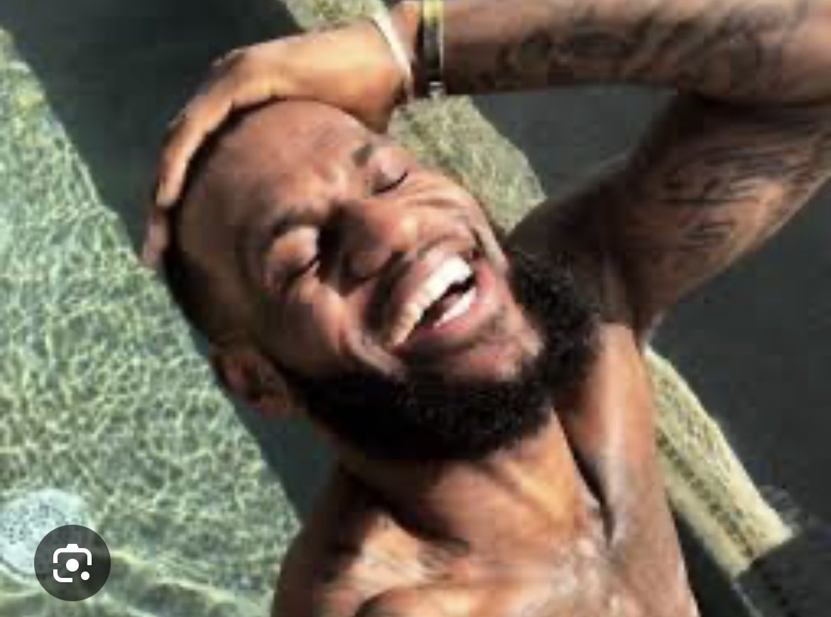 seema50572's tweet image. Smiling through it all can’t believe this is my life!!!
#wordspreads #womenempowerment #chilltech