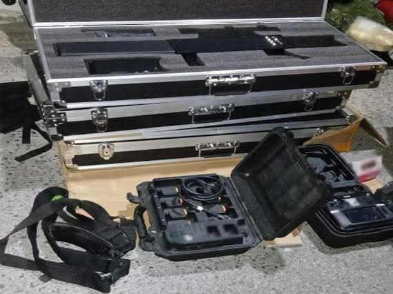 HRS4NTOS's tweet image. 🚨#ATENCIÓN🚨D€COMISAN ARM4S, CARGADORES, DRONES, ARTEFACTOS €XPLOSIVOS EN REYNOSA.
Dentro del Operativo Frontera Norte, se logró importante decomiso en Reynosa, además se detuvo a una persona. @Defensamx1
@GN_MEXICO_
@All_Source_News @HEARST_BB @JaliscoRojo @LosBloqueados2
