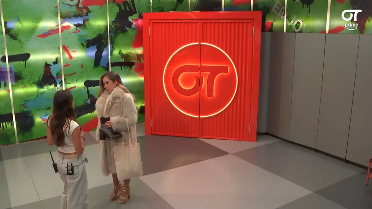 ★ carla. ೃ༄𓆣 tweet media