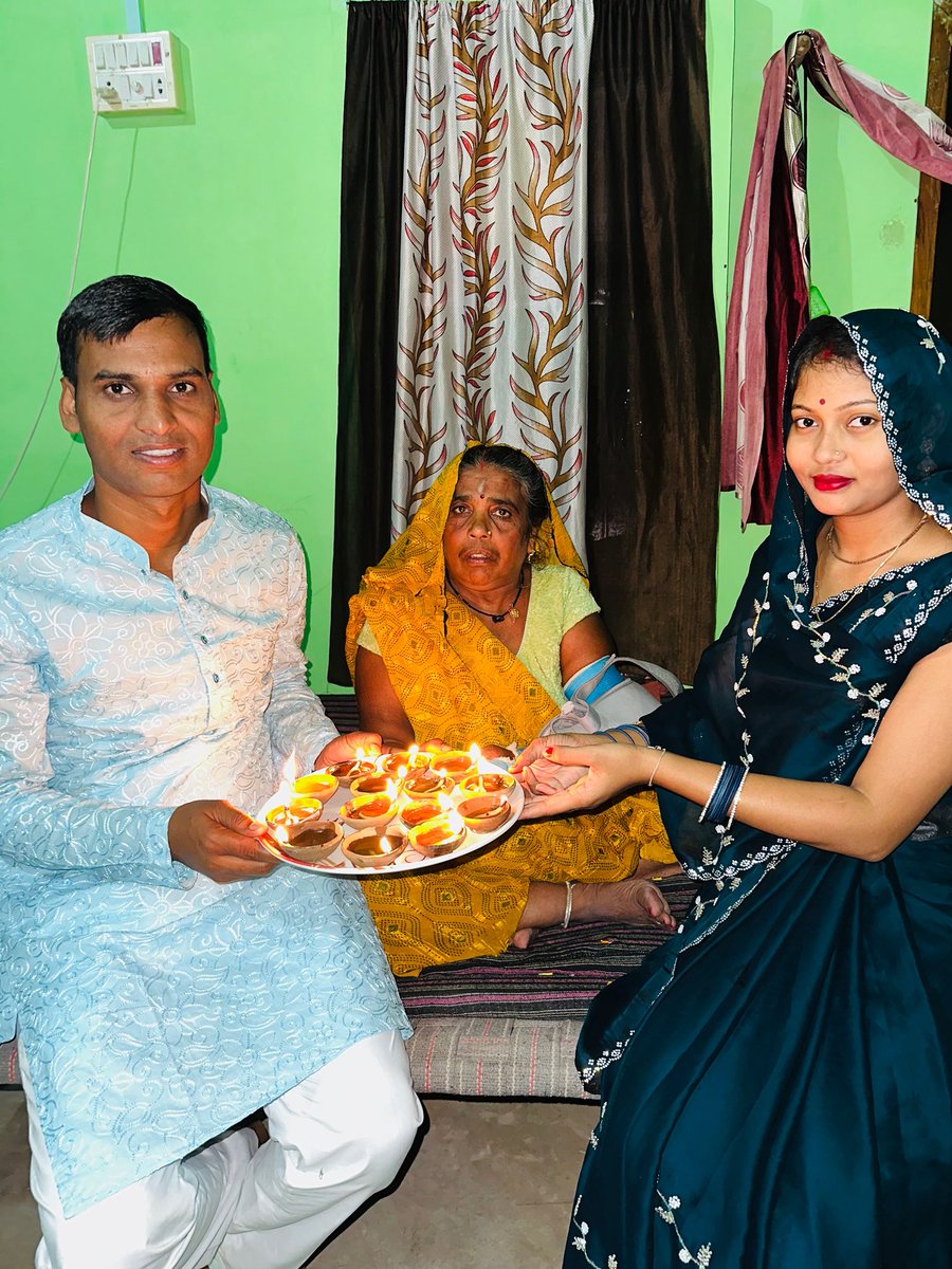 दीपावली की सबहि मित्रो को शुभकामनाएं