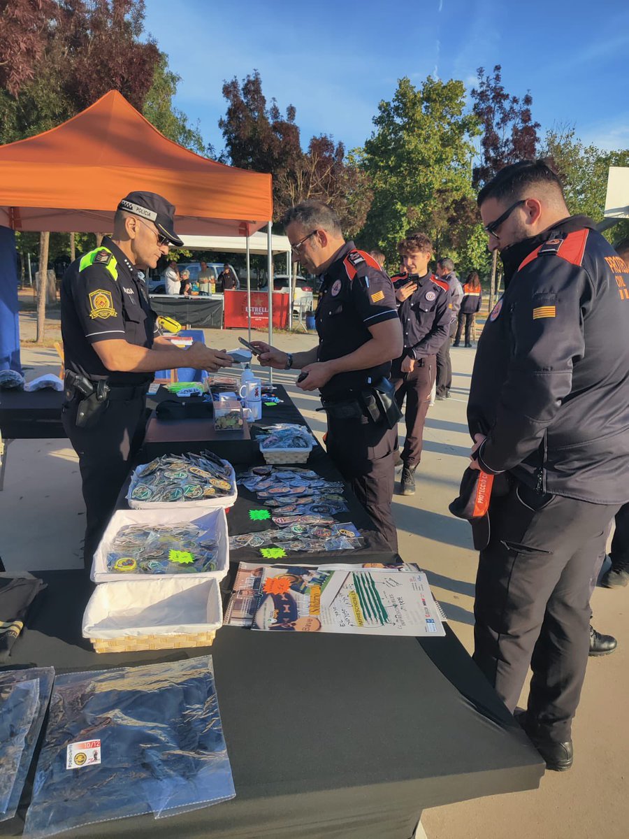 AdrianencaPC's tweet image. 10 años de Protección Civil en Salt! Hoy hemos celebrado con nuestros compañeros este gran logro. ¡Felicidades y gracias por contar con nosotros!@CivilSalt #voluntariado @AjSantAdria