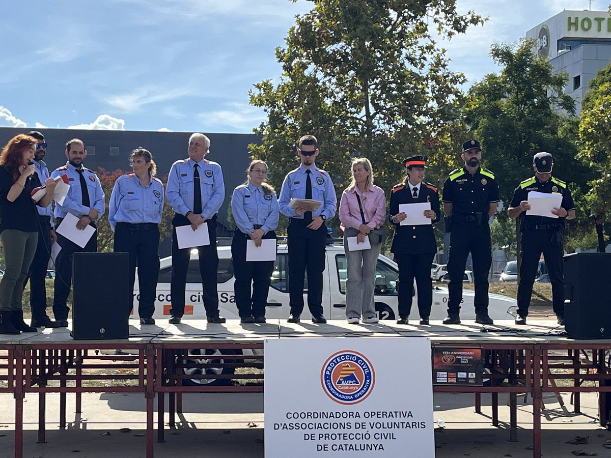 AdrianencaPC's tweet image. 10 años de Protección Civil en Salt! Hoy hemos celebrado con nuestros compañeros este gran logro. ¡Felicidades y gracias por contar con nosotros!@CivilSalt #voluntariado @AjSantAdria