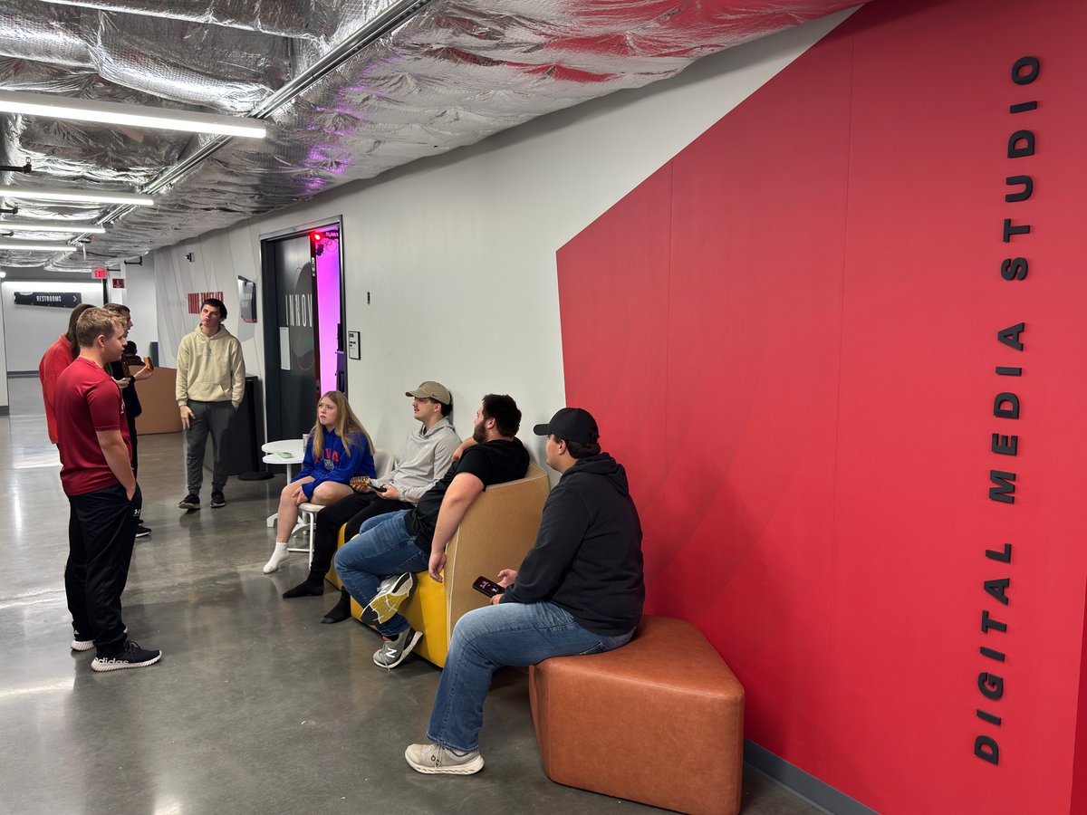 Getting ready to make big-time television. A new episode of Prep Sports Central premieres tonight at 8 on GSTV! <a href="/ISU_GSJC/">Greenlee School | Iowa State U</a> #whyGreenlee

youtube.com/watch?v=jhumtj…