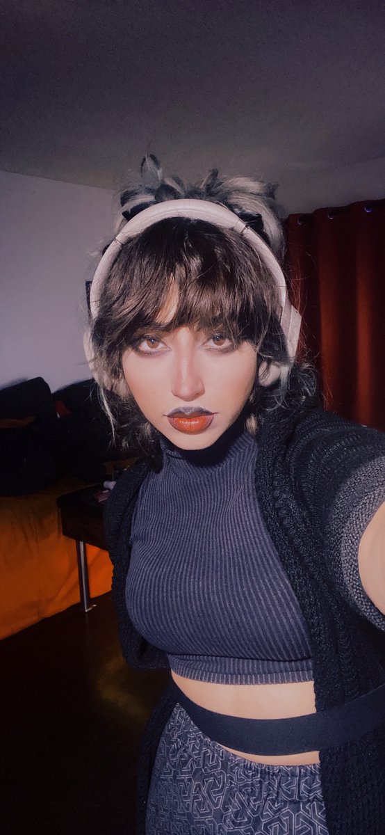 dustrial's tweet image. Iko in dustrial joggers and leggings 
#usergenerated