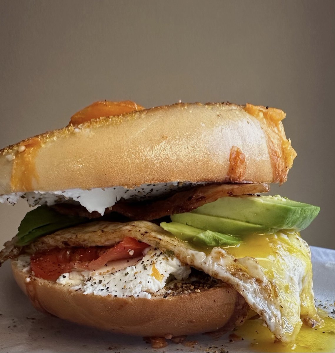 befuckenfr's tweet image. i need everybody to look at this bagel i made
