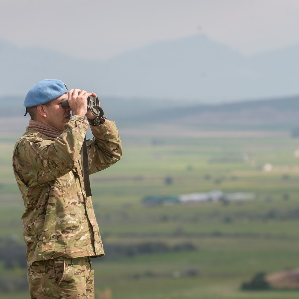 1945🇺🇳24 de octubre🇺🇳2025
80.° aniversario de la entrada en vigor de la Carta de la #NacionesUnidas.
En este día enviamos un afectuoso saludo a todos nuestros soldados que forman y formaron parte de las distintas misiones de paz de <a href="/ONU_es/">Naciones Unidas</a>.
#SiempreEjército
<a href="/MinDefensa_Ar/">Ministerio de Defensa</a>
