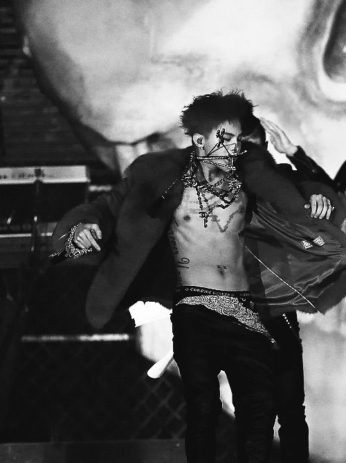 G-Dragon Europe tweet media