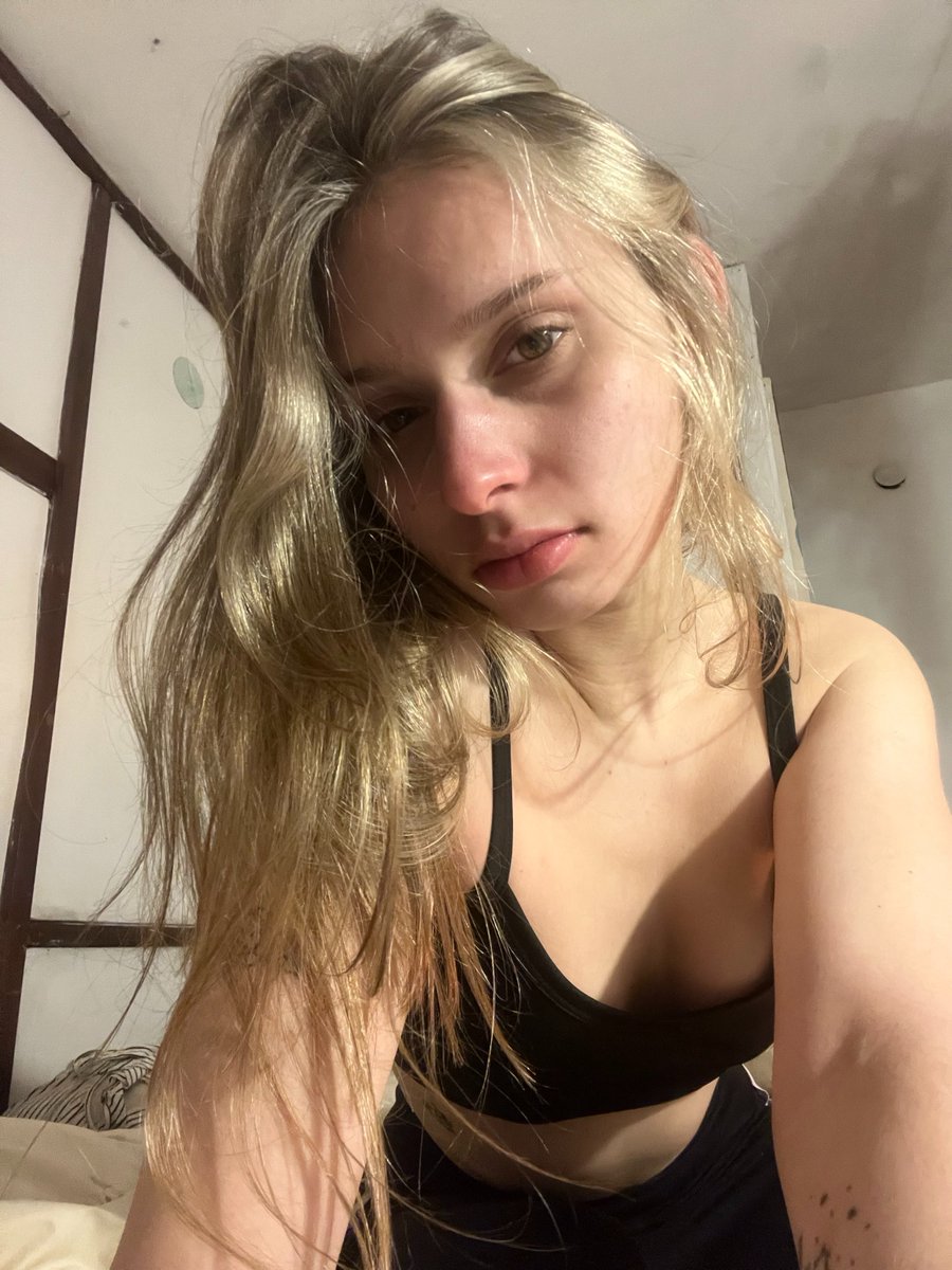 VividGabi's tweet photo. This pussy was made to be filled with cum every night. Want to fill me up? FREE LINK⬇️ https://t.co/Q5eZVIHef3