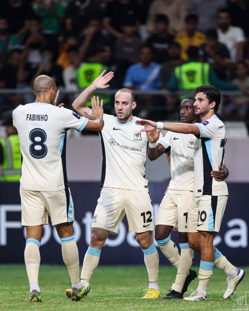 نهاية المباراه .. 

الاتحاد يضرب بالاربعه من أرض بغداد ويحقق اول فوز له في البطوله واول فوز مع مدربه الجديد كونسيساو الذي احدث فارق كبير من ثاني ظهور .. الف مبرووووووككككككك 💛💛💛💛💛💛.