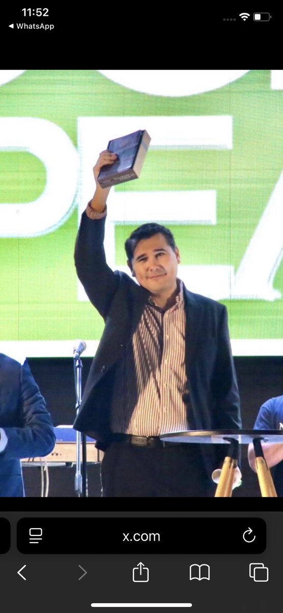 Mientras tanto Juarez se retuerce en su tumba
Y el #EstadoLaico y la #Izquierda?