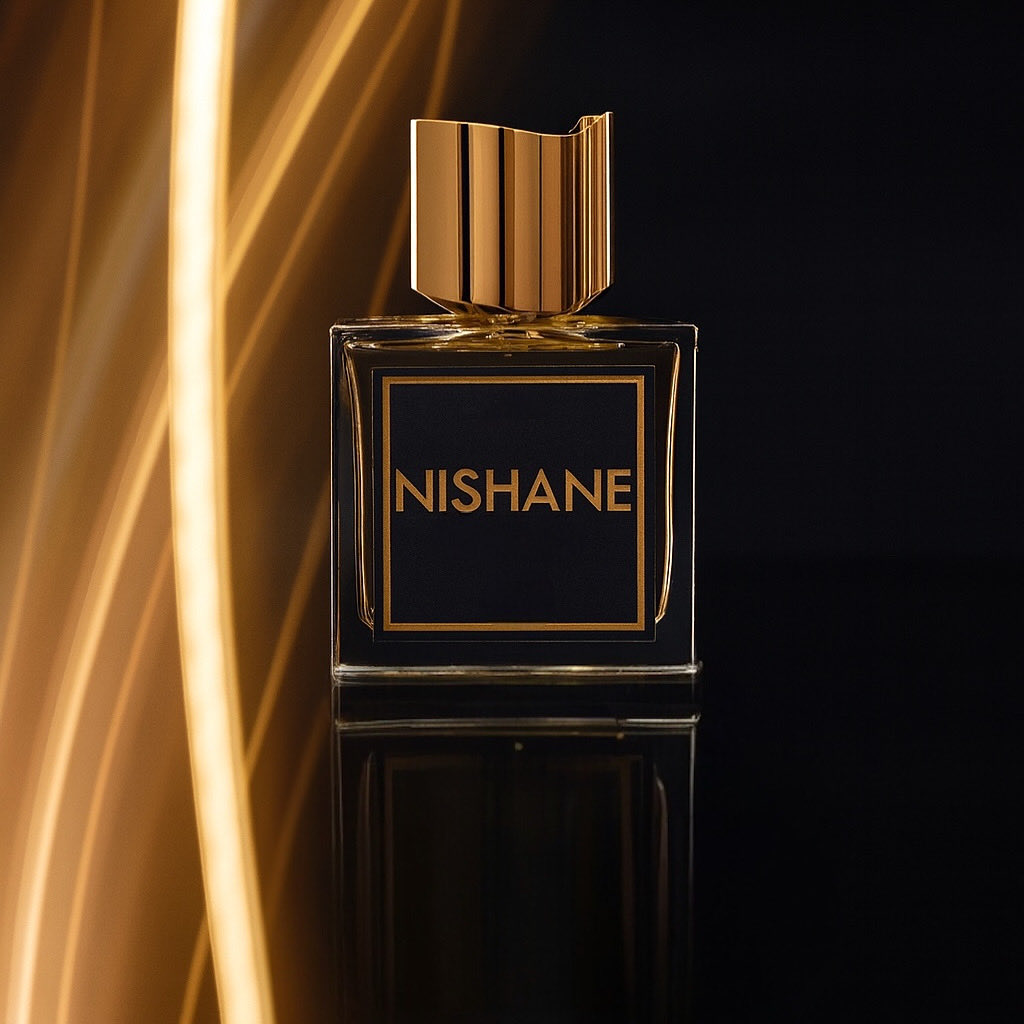 عازي آني… دفء التوابل يلتقي بنعومة الفانيليا 👑
رائحة شرقية فاخرة تجمع بين الحلاوة والعمق،
تحاكي الهدوء، وتترك أثر ما يُنسى ✨

كودك: Moa 🛒

#perfume #nishane