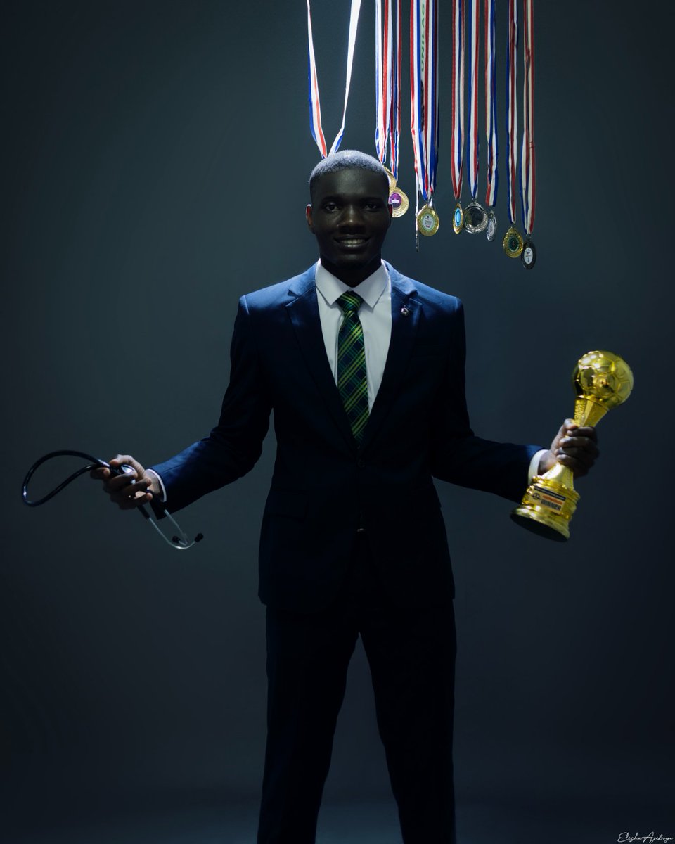 ElishaAjiboye__'s tweet image. Dr. TESLIM
MB;BS Ibadan
Photographed by me