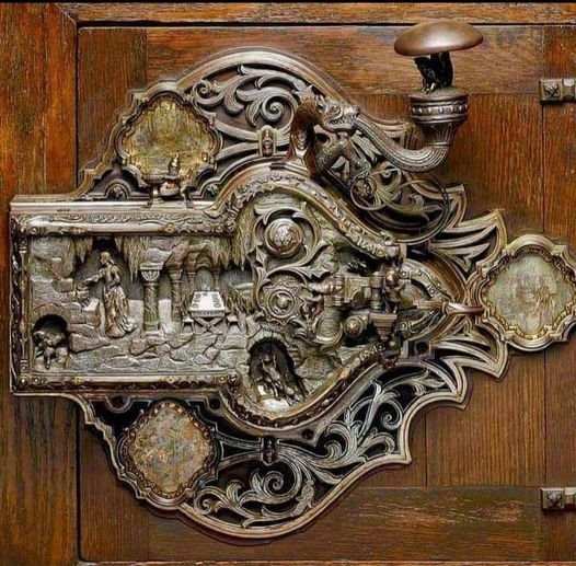 Door lock "Snow White and the Seven Dwarf" created by the German-American metalworker Frank L. Koralewsky in 1911.