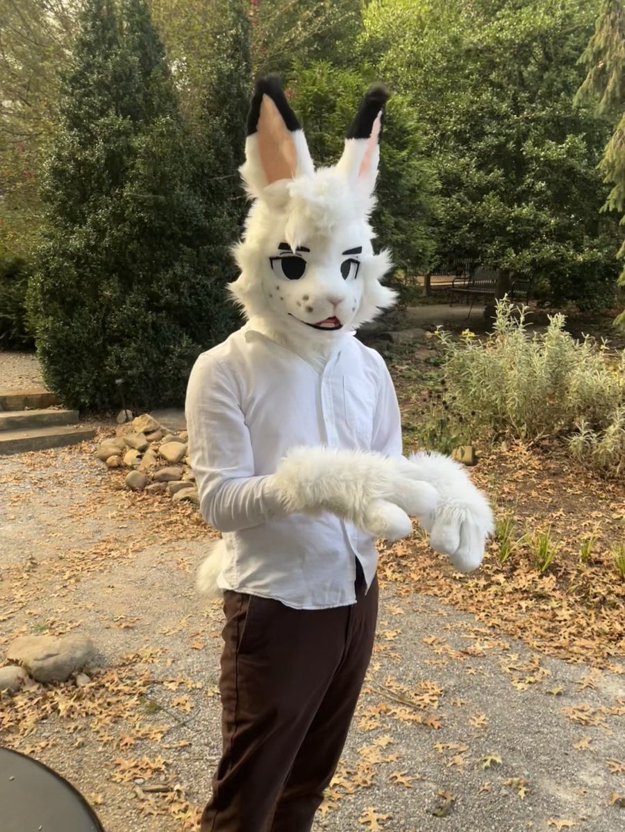 Why are u standing like that